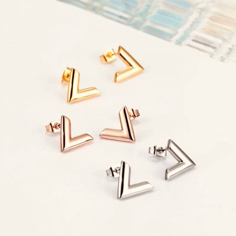 Visionaria Studs